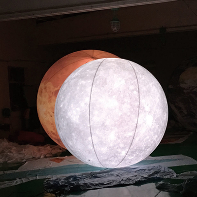 Logotipo personalizado Balón inflables gigantesco vuelo de luz LED de helio Balón de bandera inflables