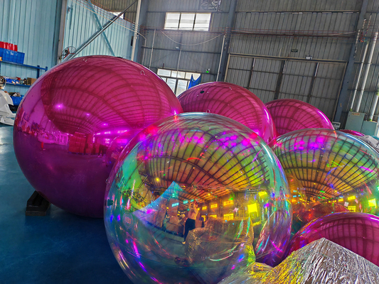 Bolas de espejo suave y brillante para eventos al aire libre asequibles Bolas grandes y brillantes inflables de plata