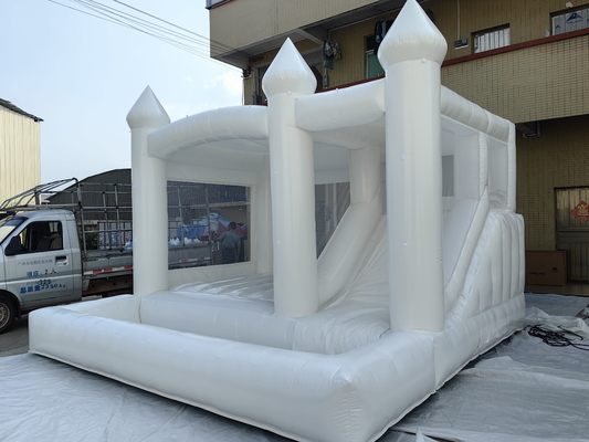 Niño salta casa salto combo decoración de boda portero blanco deslizamiento inflable castillo salto