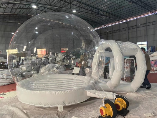 Casa de burbujas transparente al aire libre con globos Fiesta de bodas Casa de burbujas rebotante
