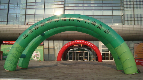 Arco de carrera inflable personalizado de maratón Arco iris de la entrada del evento Arcos del laberinto
