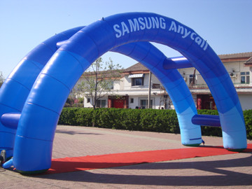 Arco de carrera inflable personalizado de maratón Arco iris de la entrada del evento Arcos del laberinto
