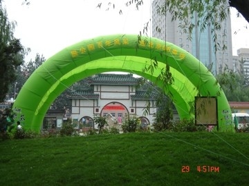 Arco de carrera inflable personalizado de maratón Arco iris de la entrada del evento Arcos del laberinto