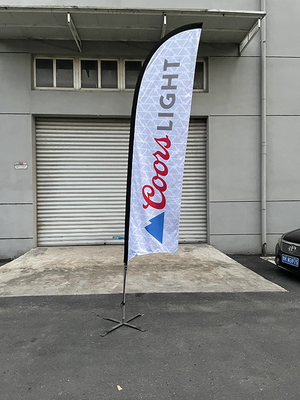 Protección UV de fábrica de 15 pies en exteriores No se desvanece Forma de cuchillo publicitario Bandera voladora personalizada Bandera de pluma de playa